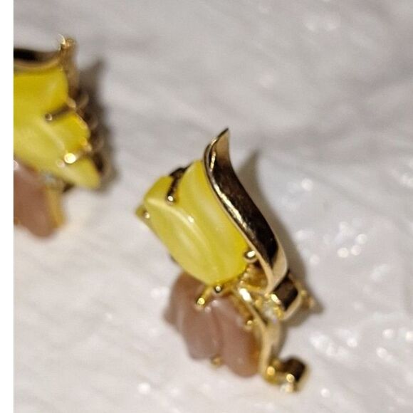 Vintage Molded Glass Tulip Earrings Clip On Frosted Rhinestone Costume Jewelry - Picture 3 of 7